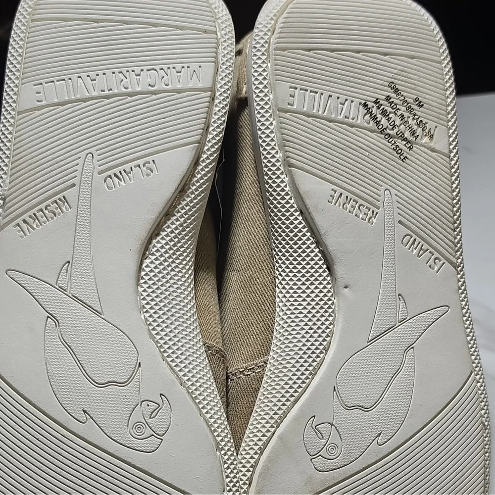 Margaritaville Island Reserve Latitude Beige Canvas Slip-On Men's US 9 ISM201202